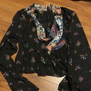 Floral blouse w tie